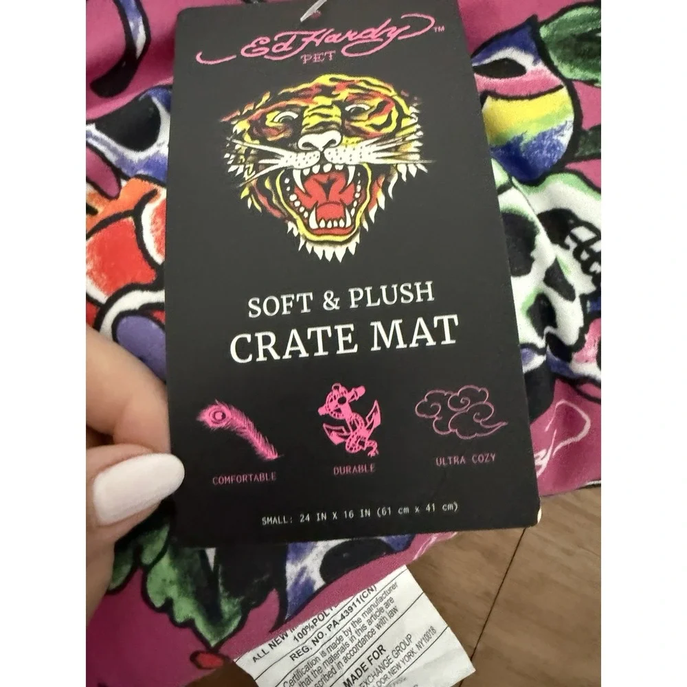 Ed Hardy Pet Crate Mat Small 24x16 Pink Skull Rose Swallow Plush Dog Bed NWT